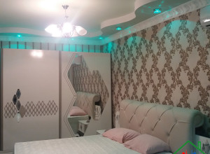 Yatak Jayynda edilen potolok we stenalar